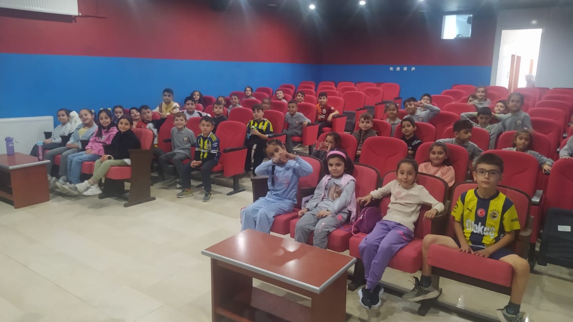 BEŞERİ VE SOSYAL BİLİMLER FAKÜLTESİ'NDE SİNEMA ETKİNLİĞİ